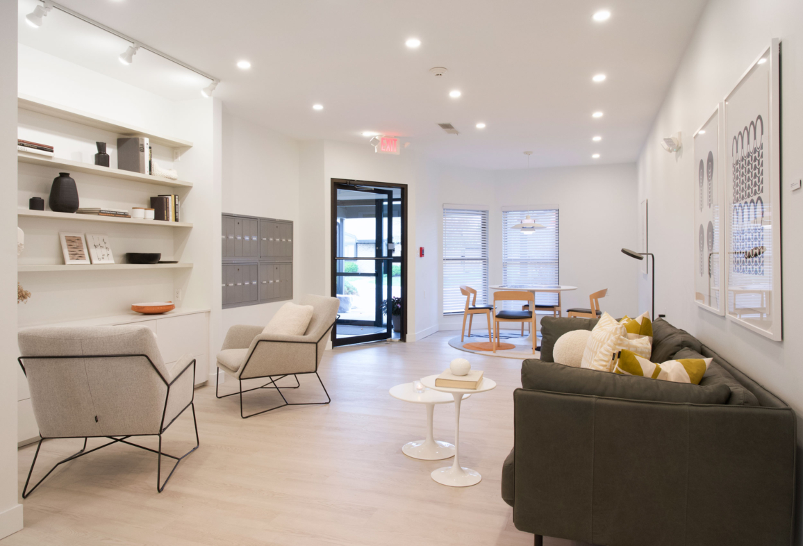 A welcoming front lobby designed to encourage community and social connection.